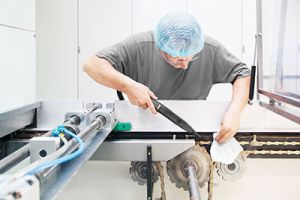 Die Reinigung industrieller Produktionsanlagen für die Lebensmittelindustrie
