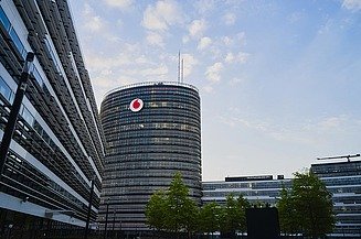 STRABAG PFS erbringt für Vodafone bundesweit TFM- und IFM-Services wie hier in der Vodafone Deutschland Zentrale, dem Vodafone-Campus in Düsseldorf.