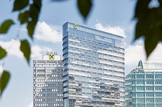 STRABAG PFS wird ab 1.1.2021 das technische Facility Management für insgesamt 93.000 m³ der Raiffeisen-Holding NÖ-Wien übernehmen. STRABAG PFS wird ab 1.1.2021 das technische Facility Management für insgesamt 93.000 m³ der Raiffeisen-Holding NÖ-Wien übernehmen.