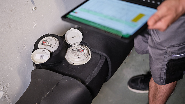 Obrázek zaznamenávání údajů z měřiče pomocí tabletu