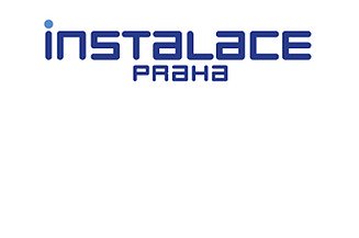 Logo Instalace Praha s modrým písmem na bílém pozadí