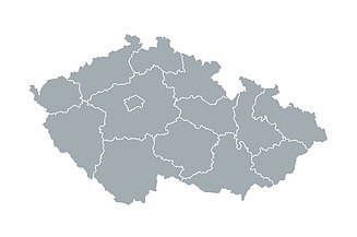 Grafik einer Landkarte vonTschechien in grau mit weißen Umrandungen für Regionen